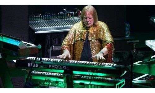 RICK WAKEMAN 150 AYI İÇİN ÇALDI